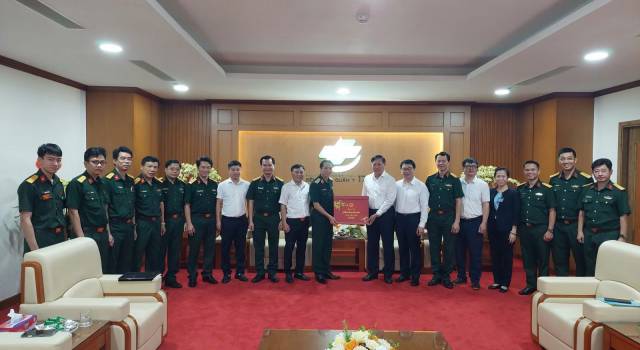 Thứ trưởng 98win vin Đỗ Xuân Tuyên chúc Tết, kiểm tra công tác trực Tết tại các cơ sở y tế ở TP 98win vin